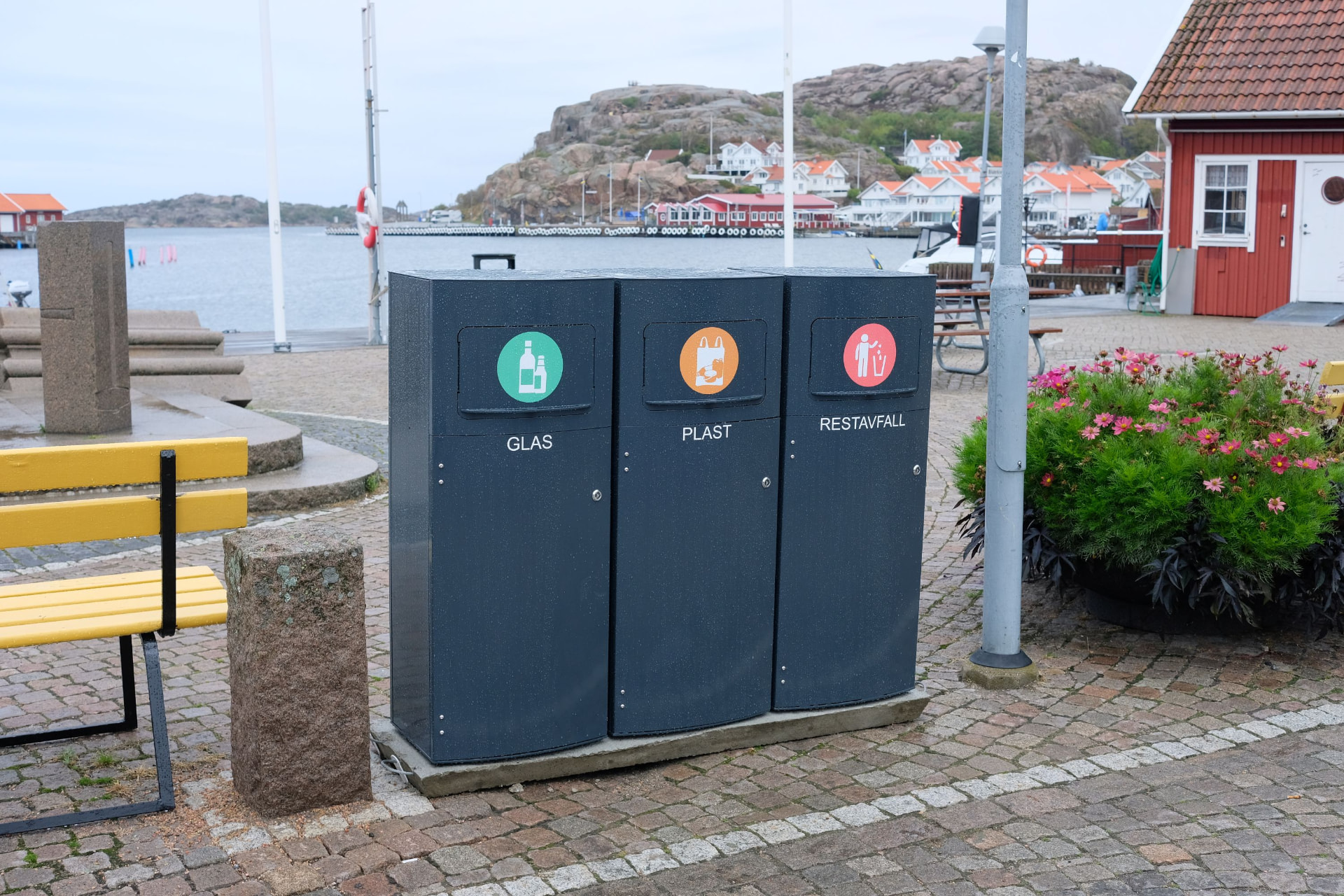Sortify Mango M kärl i en hamnmiljö i Sotenäs
